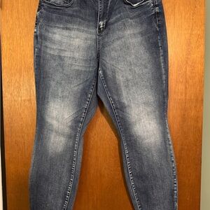 Judy Blue Relaxed Fit Jeans